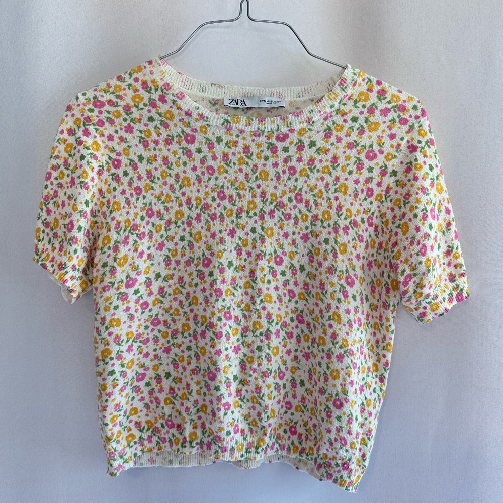 ZARA Short Sleeve Pink And Yellow Flower Cropped Sweater